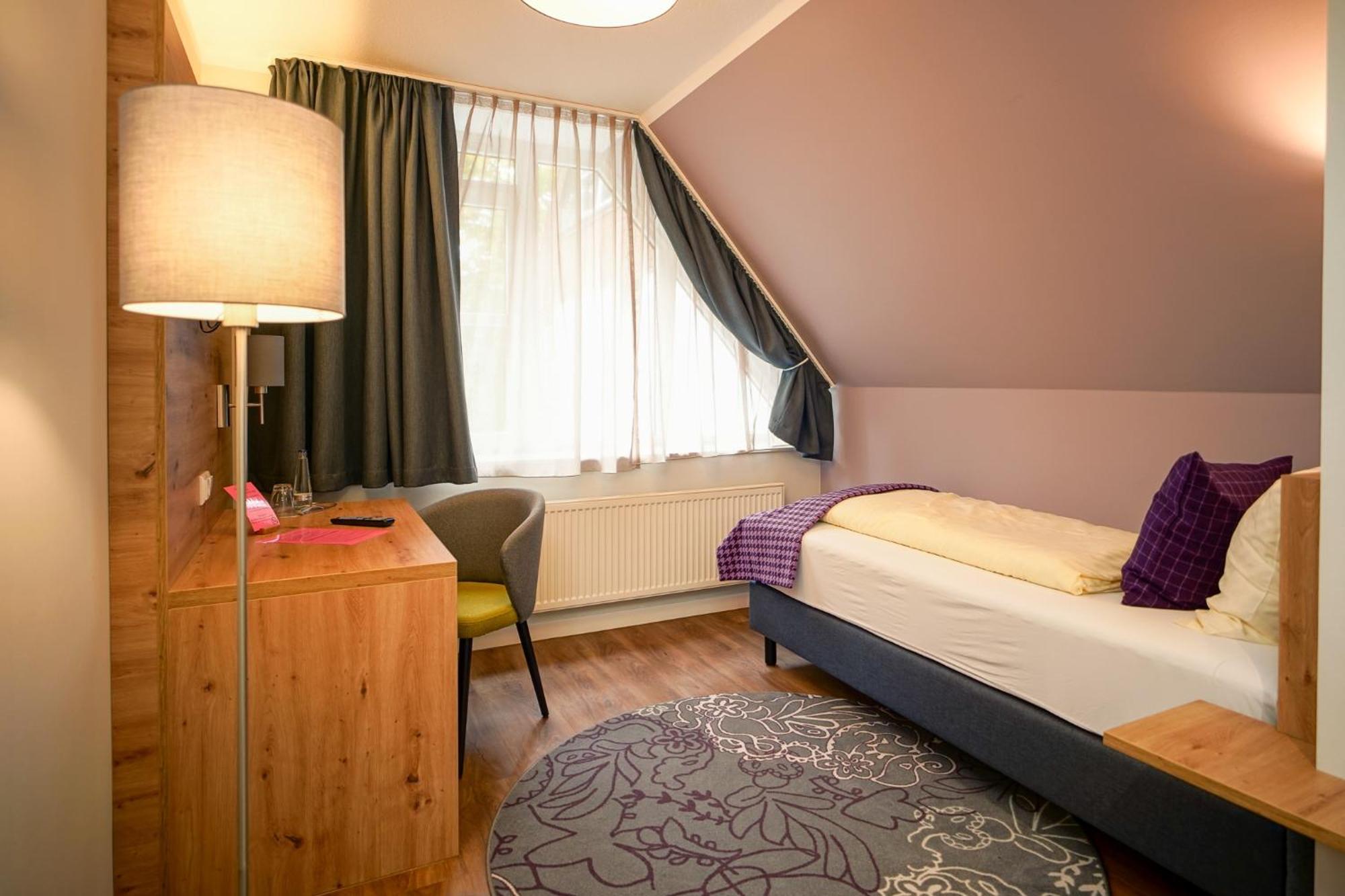 Hotel Lindenhof بيليفيلد المظهر الخارجي الصورة