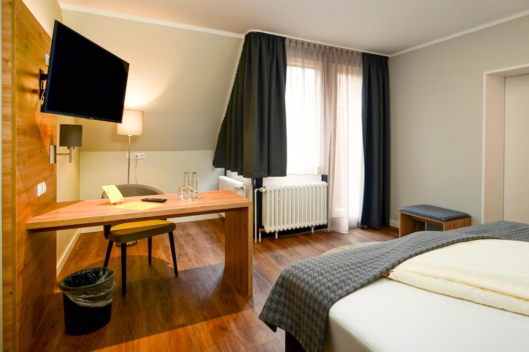 Hotel Lindenhof بيليفيلد المظهر الخارجي الصورة